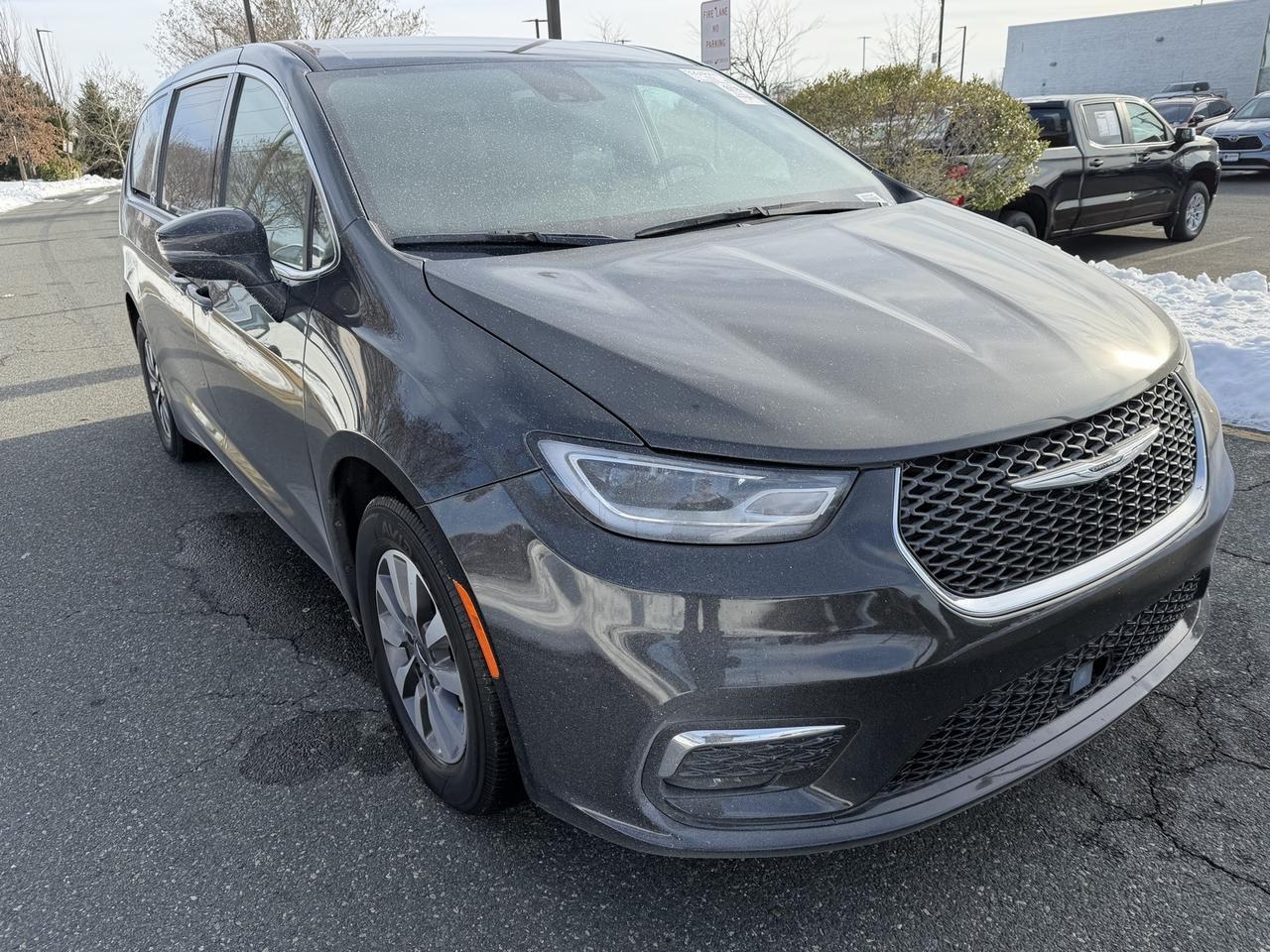 2025 Chrysler Pacifica Hybrid Select