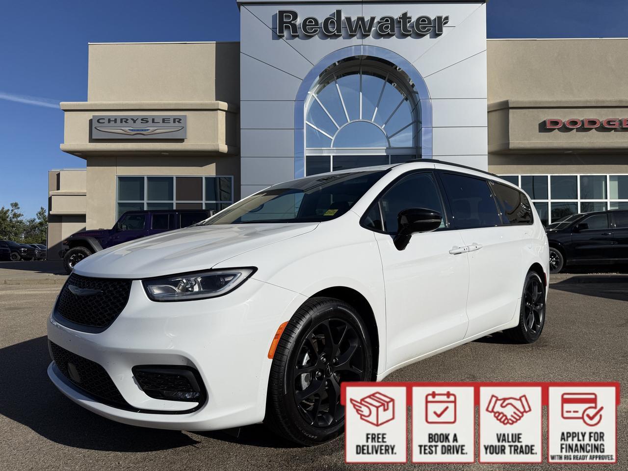 2025 Chrysler Pacifica Limited FWD Minivan | V6 Pentastar | Black Interior | NAV | Power Liftgate | 3rd Row Seating