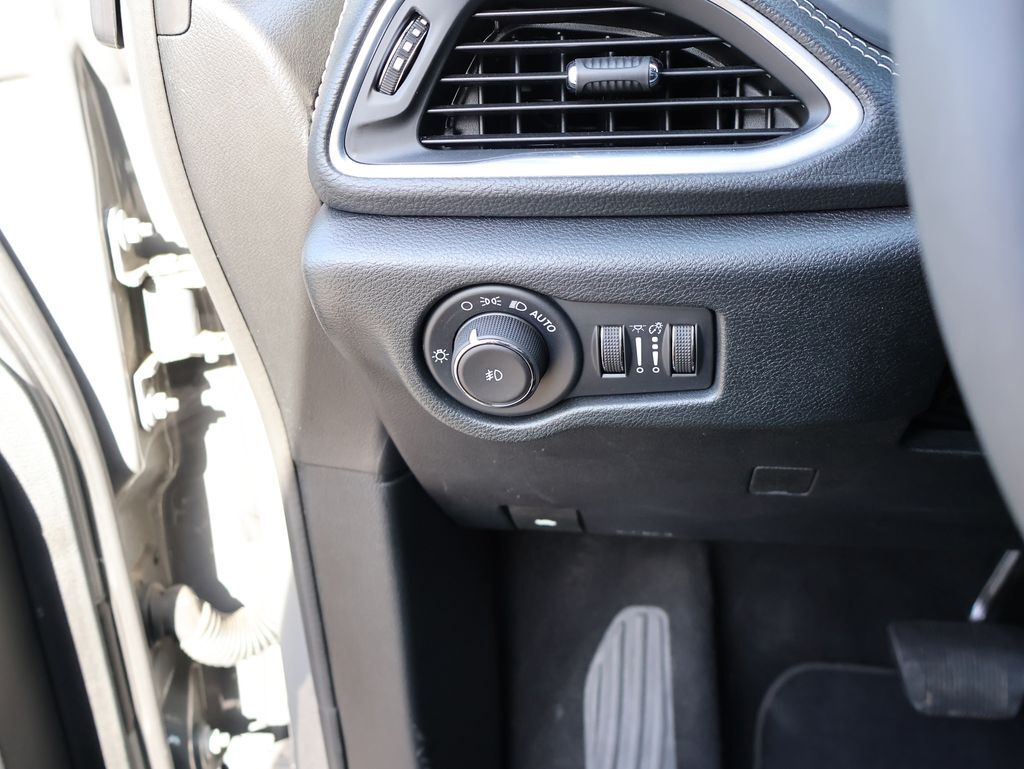 2025 Chrysler Pacifica Limited San Clemente CA