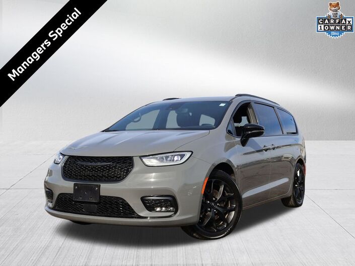 2025 Chrysler Pacifica Limited Oshkosh WI