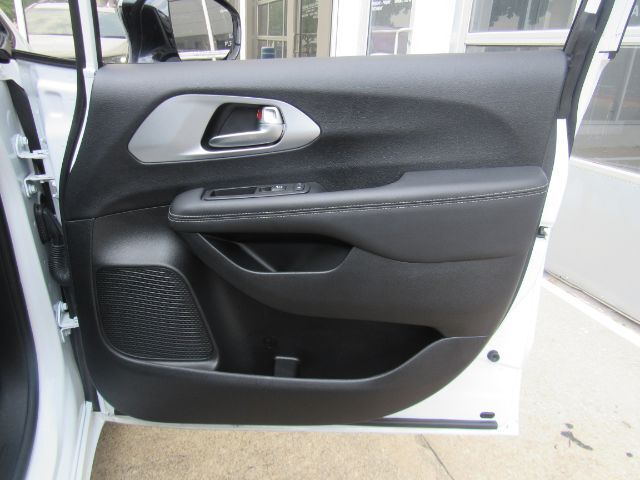 2025 Chrysler Pacifica Limited Plano TX