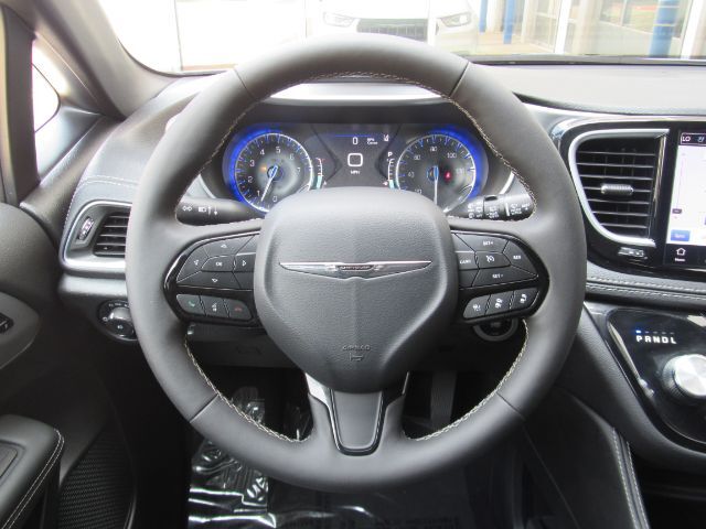 2025 Chrysler Pacifica Limited Plano TX