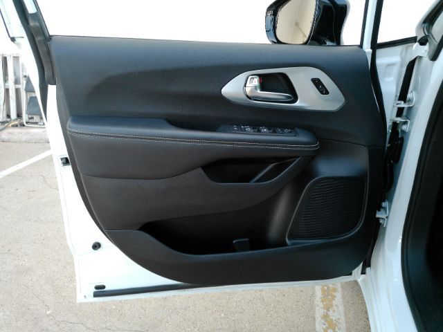 2025 Chrysler Pacifica Limited Plano TX