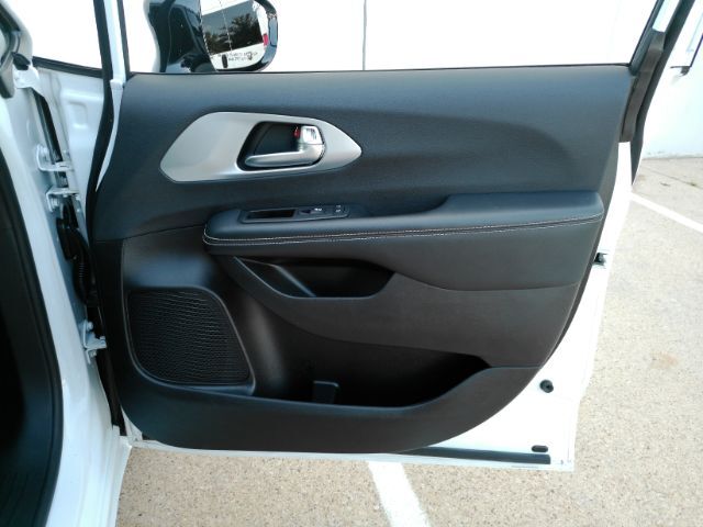 2025 Chrysler Pacifica Limited Plano TX