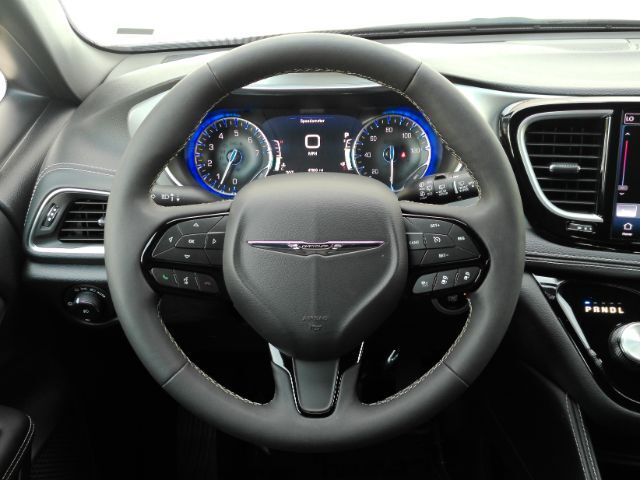 2025 Chrysler Pacifica Limited Plano TX
