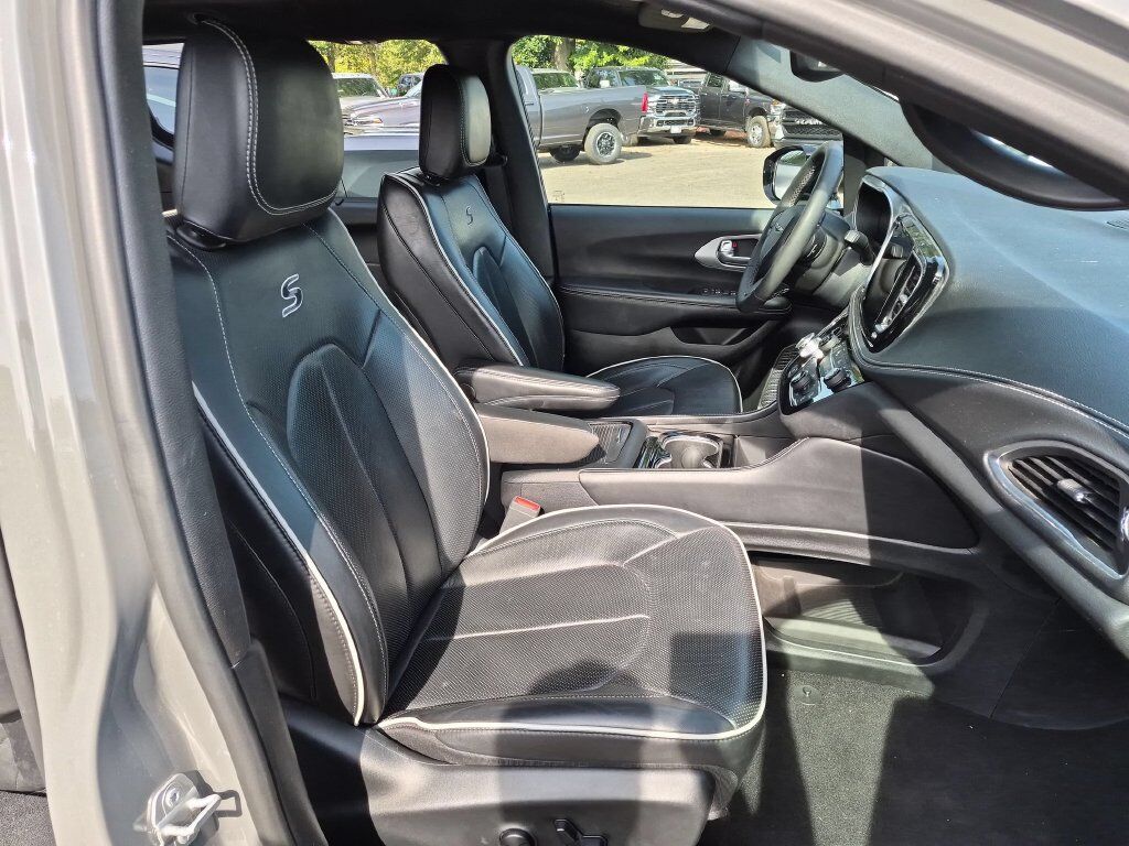 2025 Chrysler Pacifica Limited Gresham OR
