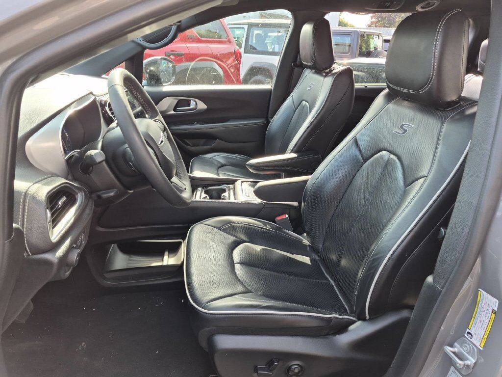 2025 Chrysler Pacifica Limited Gresham OR
