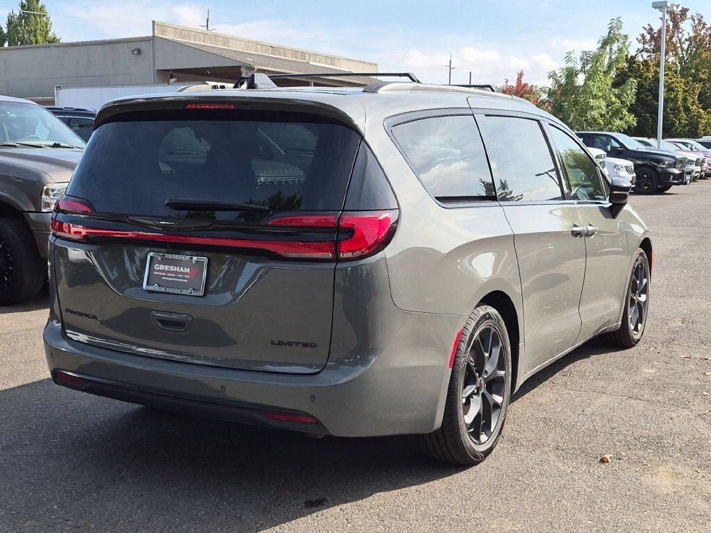 2025 Chrysler Pacifica Limited Gresham OR