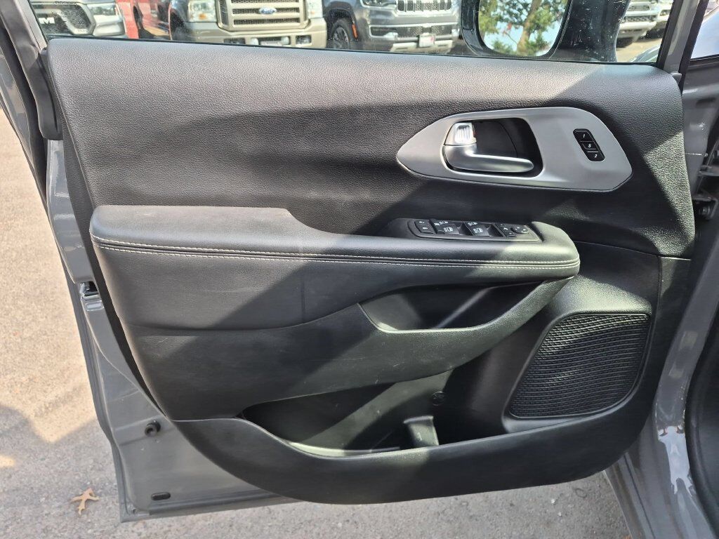 2025 Chrysler Pacifica Limited Gresham OR