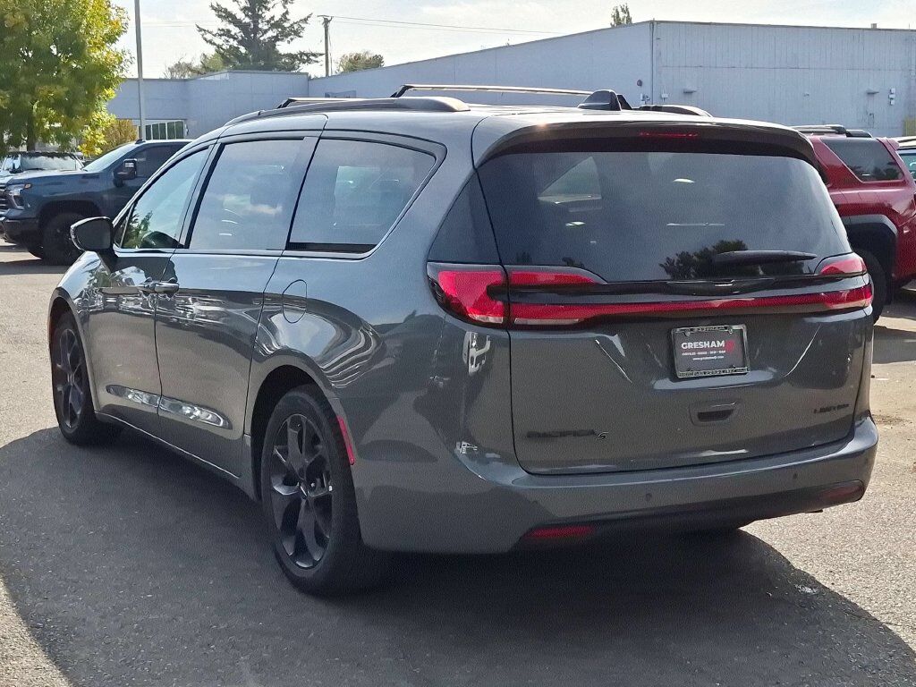 2025 Chrysler Pacifica Limited Gresham OR