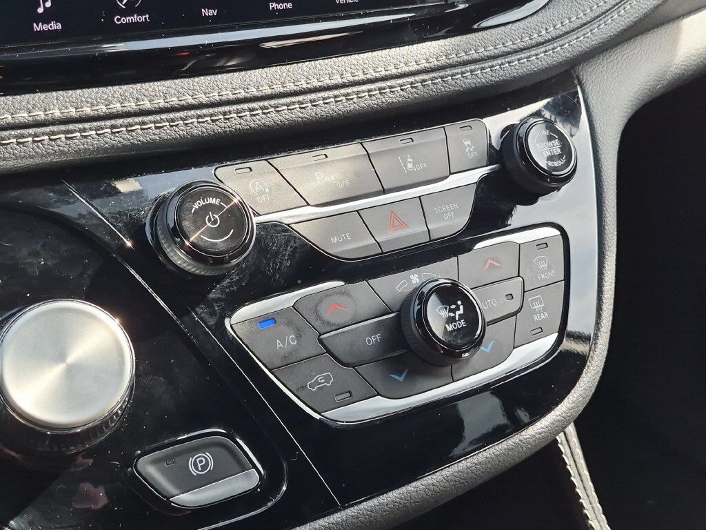 2025 Chrysler Pacifica Limited Gresham OR