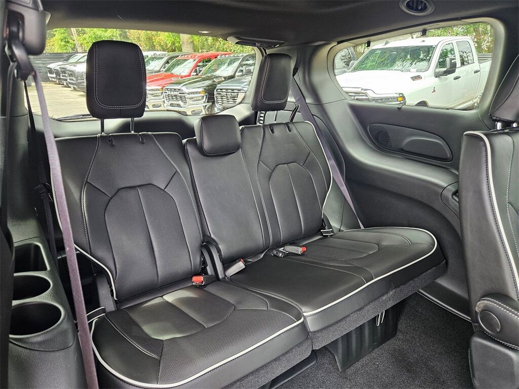 2025 Chrysler Pacifica Limited Gresham OR