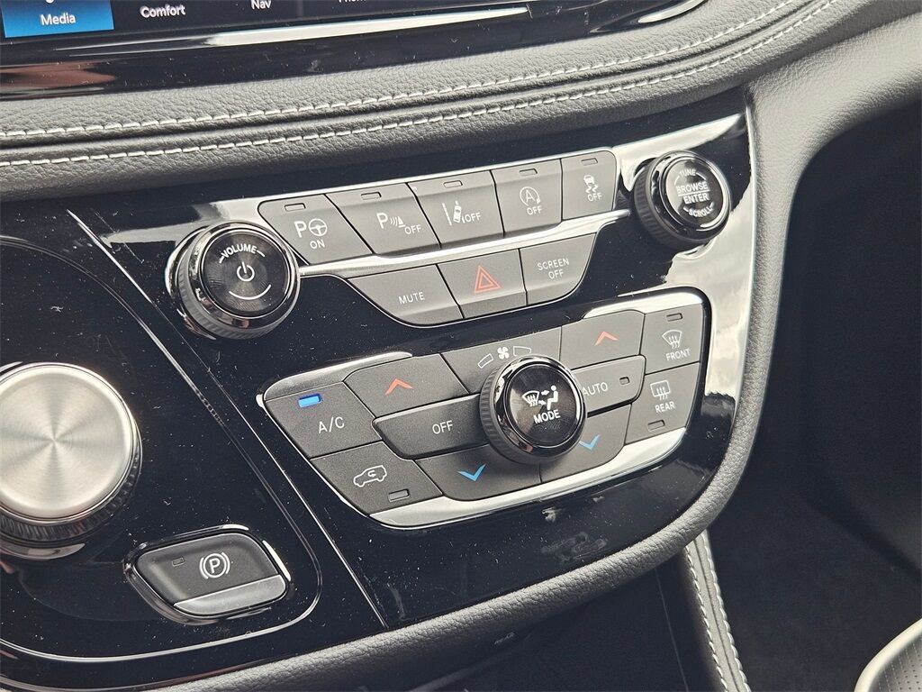 2025 Chrysler Pacifica Limited Gresham OR