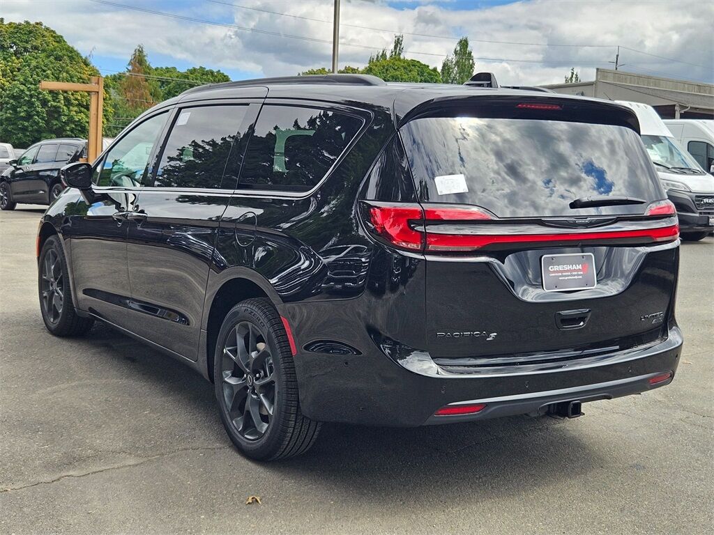 2025 Chrysler Pacifica Limited Gresham OR