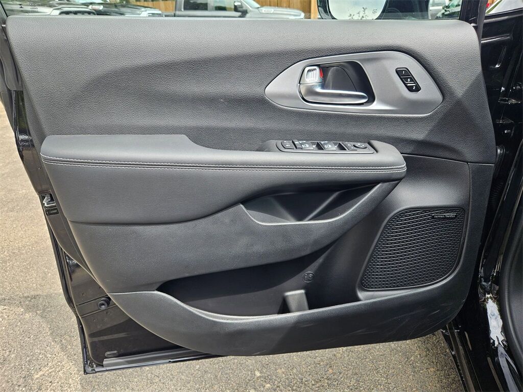 2025 Chrysler Pacifica Limited Gresham OR