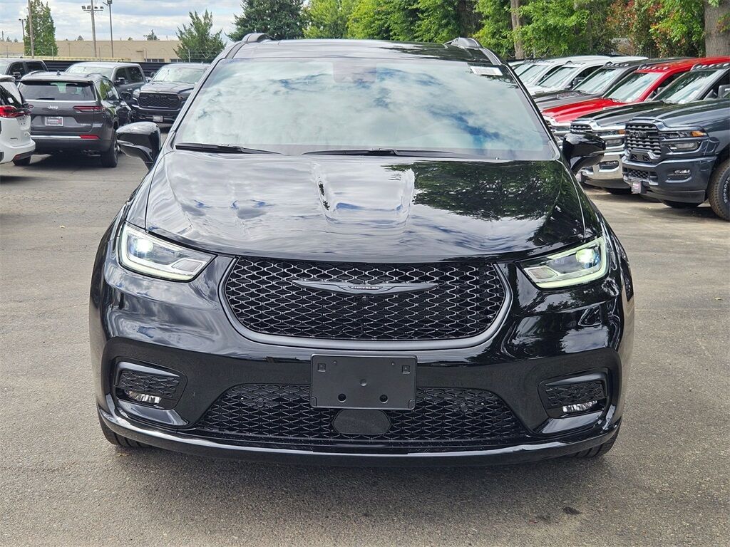 2025 Chrysler Pacifica Limited Gresham OR