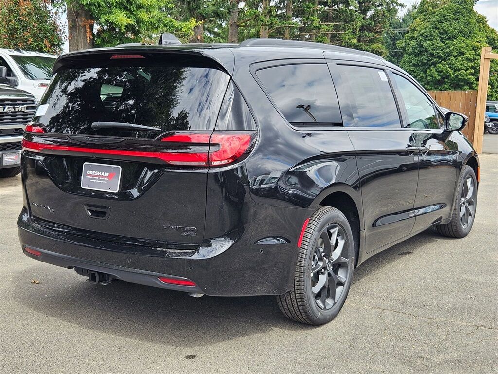 2025 Chrysler Pacifica Limited Gresham OR