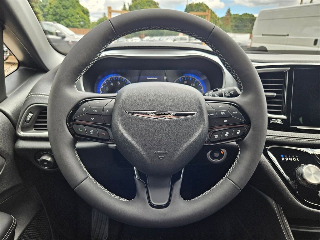 2025 Chrysler Pacifica Limited Gresham OR
