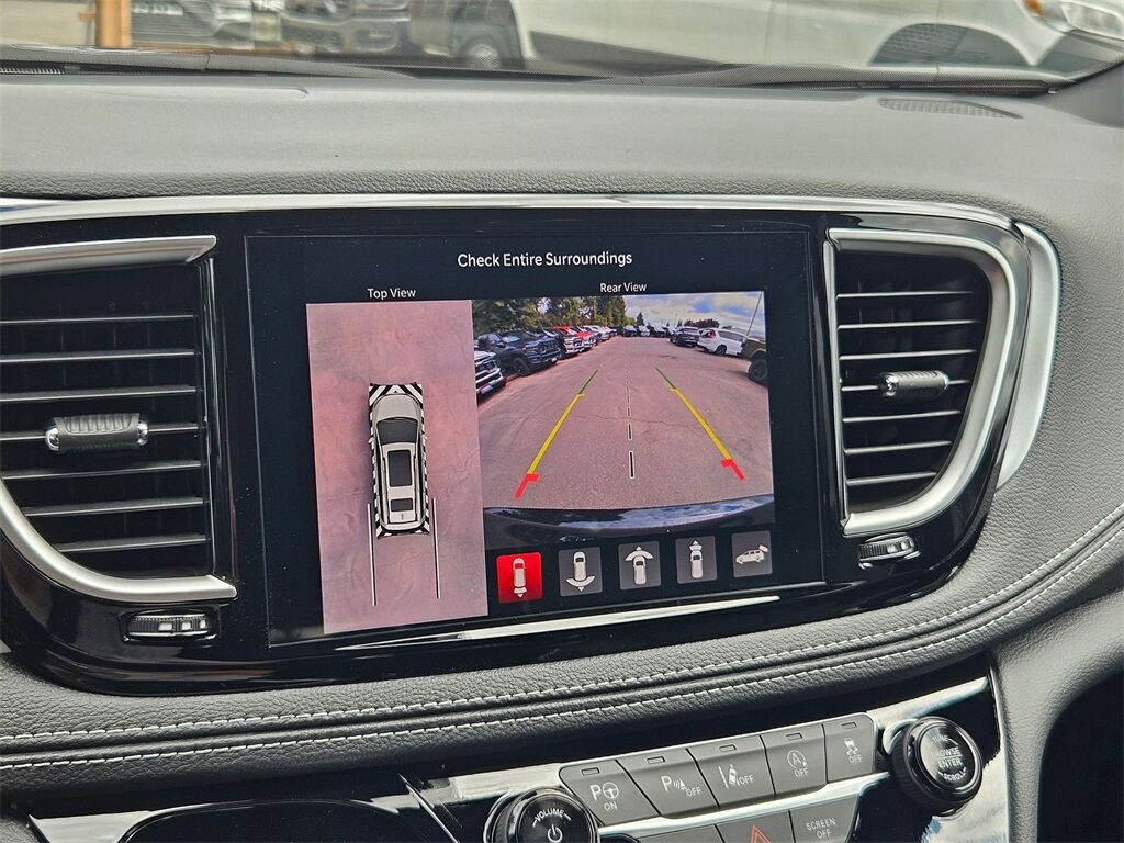 2025 Chrysler Pacifica Limited Gresham OR