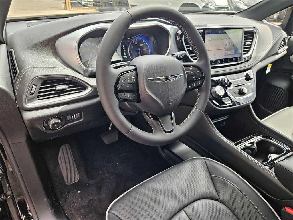 2025 Chrysler Pacifica Limited Gresham OR