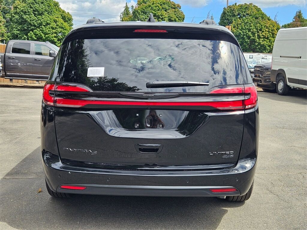 2025 Chrysler Pacifica Limited Gresham OR