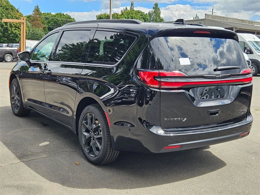 2025 Chrysler Pacifica Limited Gresham OR