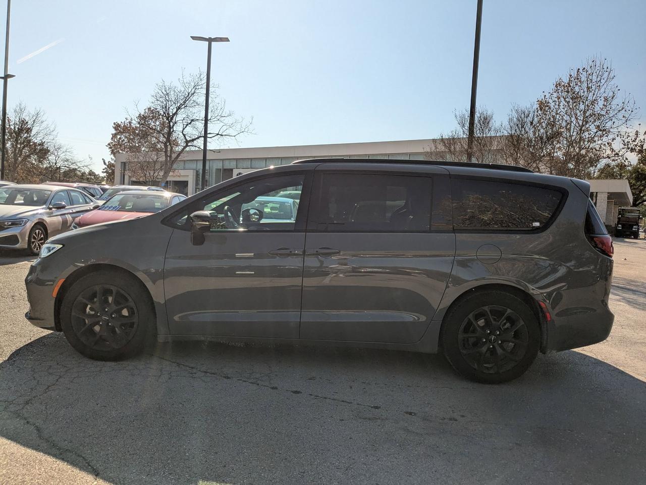 2025 Chrysler Pacifica Limited San Antonio TX