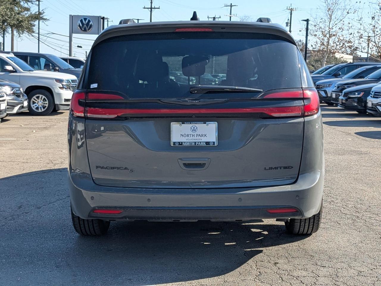 2025 Chrysler Pacifica Limited San Antonio TX