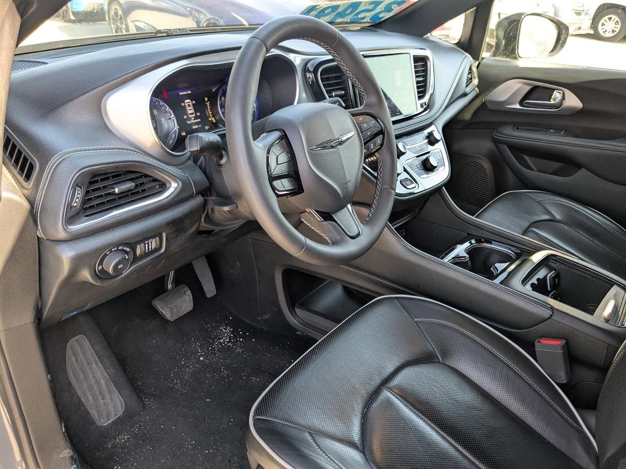 2025 Chrysler Pacifica Limited San Antonio TX