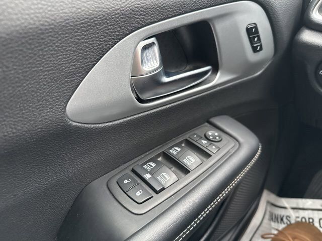 2025 Chrysler Pacifica Limited Carbondale IL