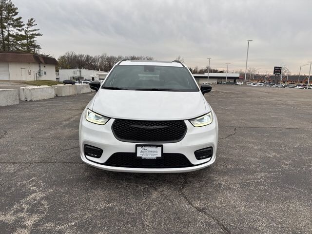 2025 Chrysler Pacifica Limited Carbondale IL