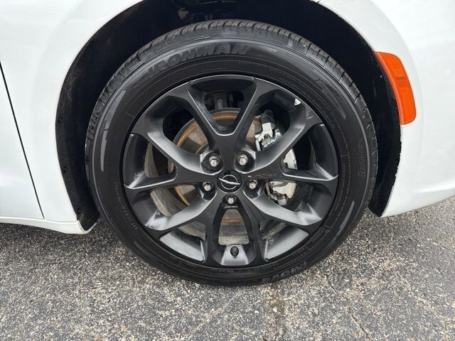 2025 Chrysler Pacifica Limited Carbondale IL