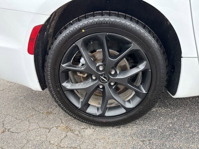 2025 Chrysler Pacifica Limited Carbondale IL