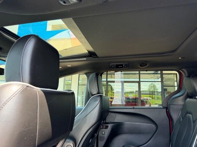 2025 Chrysler Pacifica Limited Farmington MO