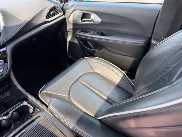 2025 Chrysler Pacifica Limited Farmington MO