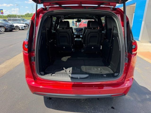 2025 Chrysler Pacifica Limited Farmington MO