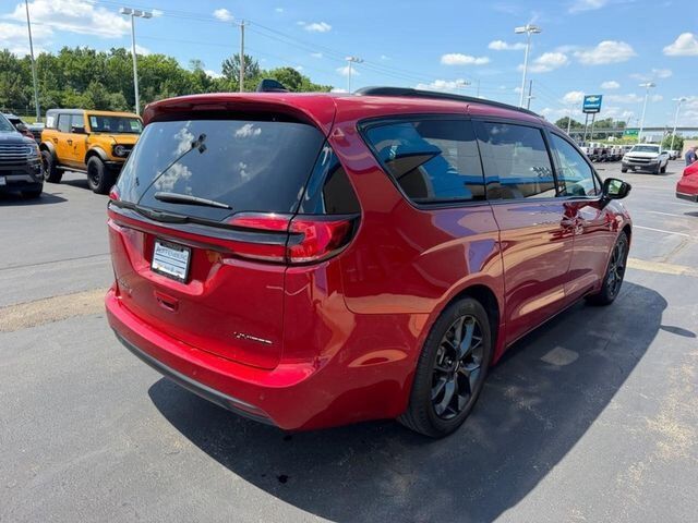 2025 Chrysler Pacifica Limited Farmington MO