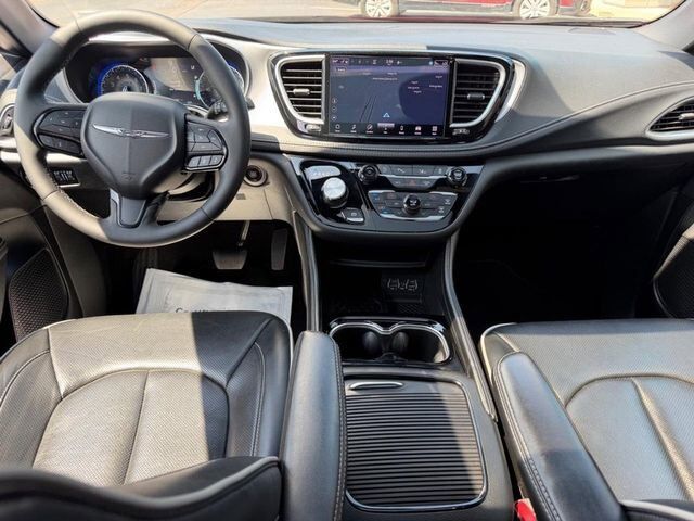 2025 Chrysler Pacifica Limited Farmington MO