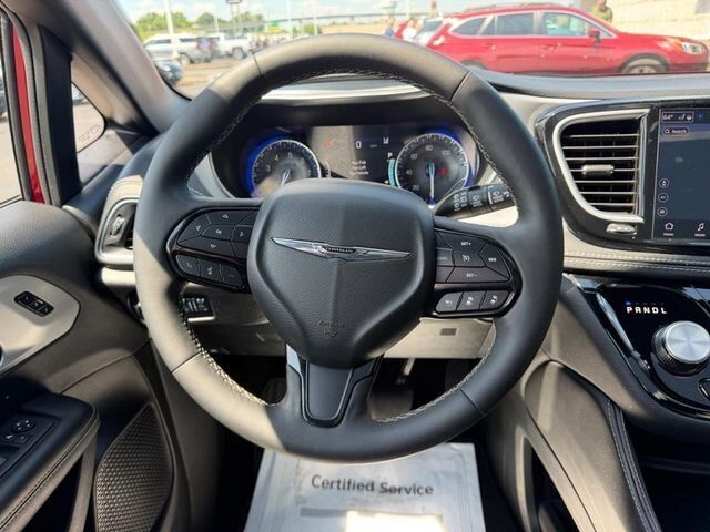 2025 Chrysler Pacifica Limited Farmington MO