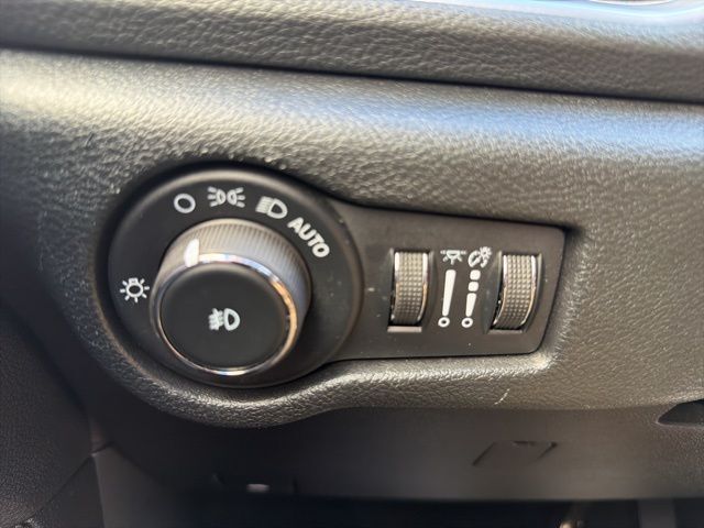 2025 Chrysler Pacifica Limited Watertown SD