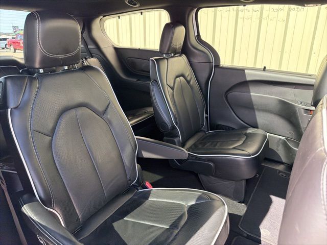 2025 Chrysler Pacifica Limited Watertown SD