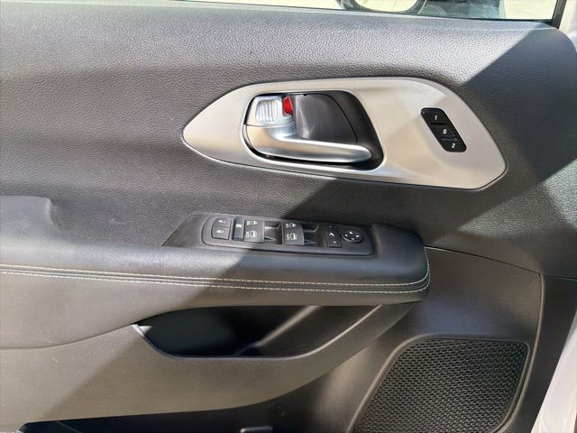 2025 Chrysler Pacifica Limited Watertown SD