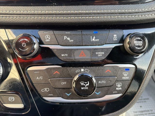 2025 Chrysler Pacifica Limited Watertown SD