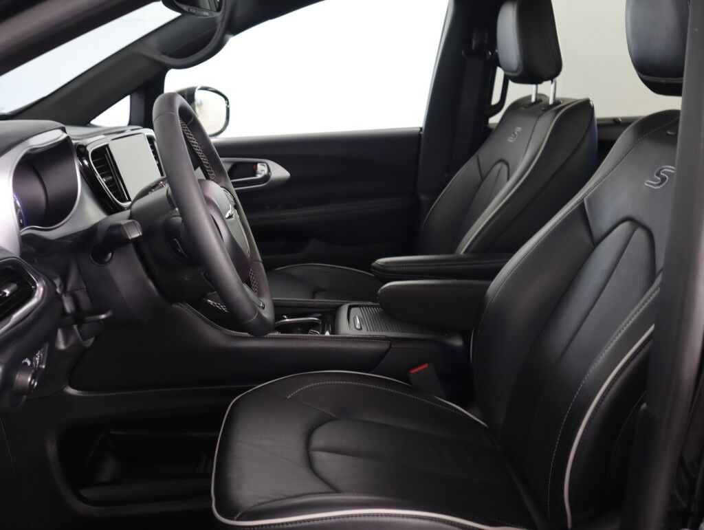 2025 Chrysler Pacifica Limited w/S Appearance Pkg Maumee OH