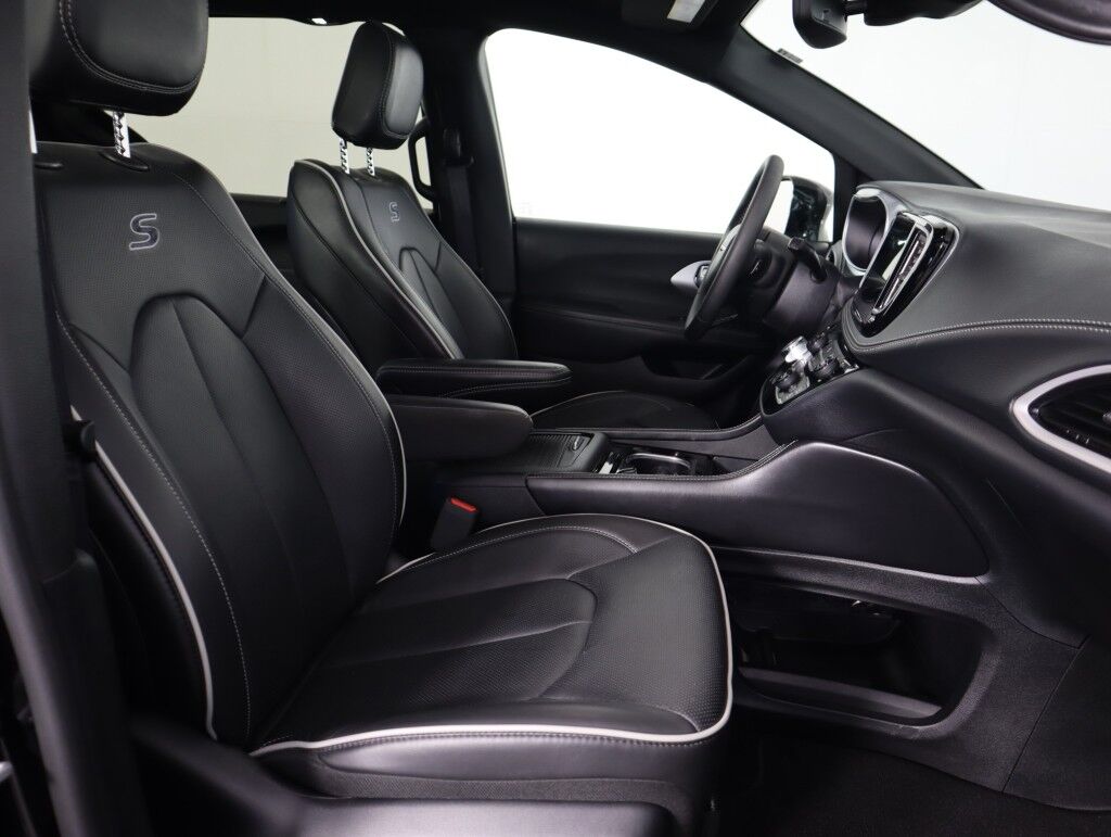 2025 Chrysler Pacifica Limited w/S Appearance Pkg Maumee OH