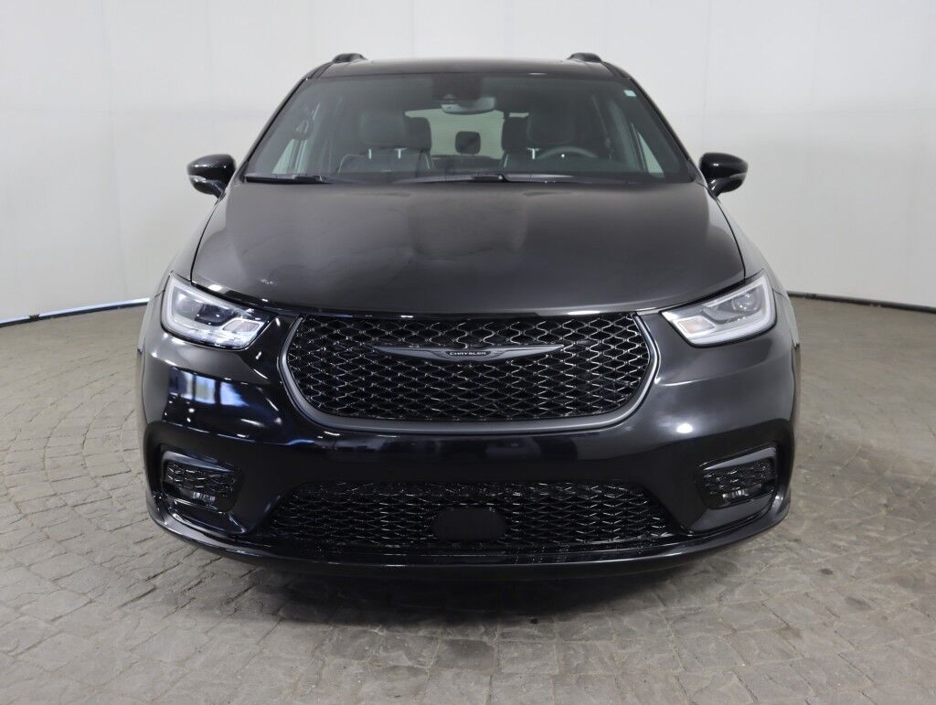 2025 Chrysler Pacifica Limited w/S Appearance Pkg