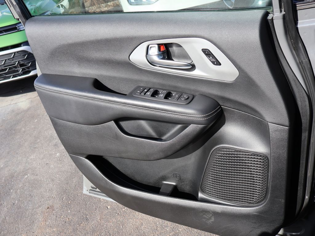 2025 Chrysler Pacifica Limited San Clemente CA