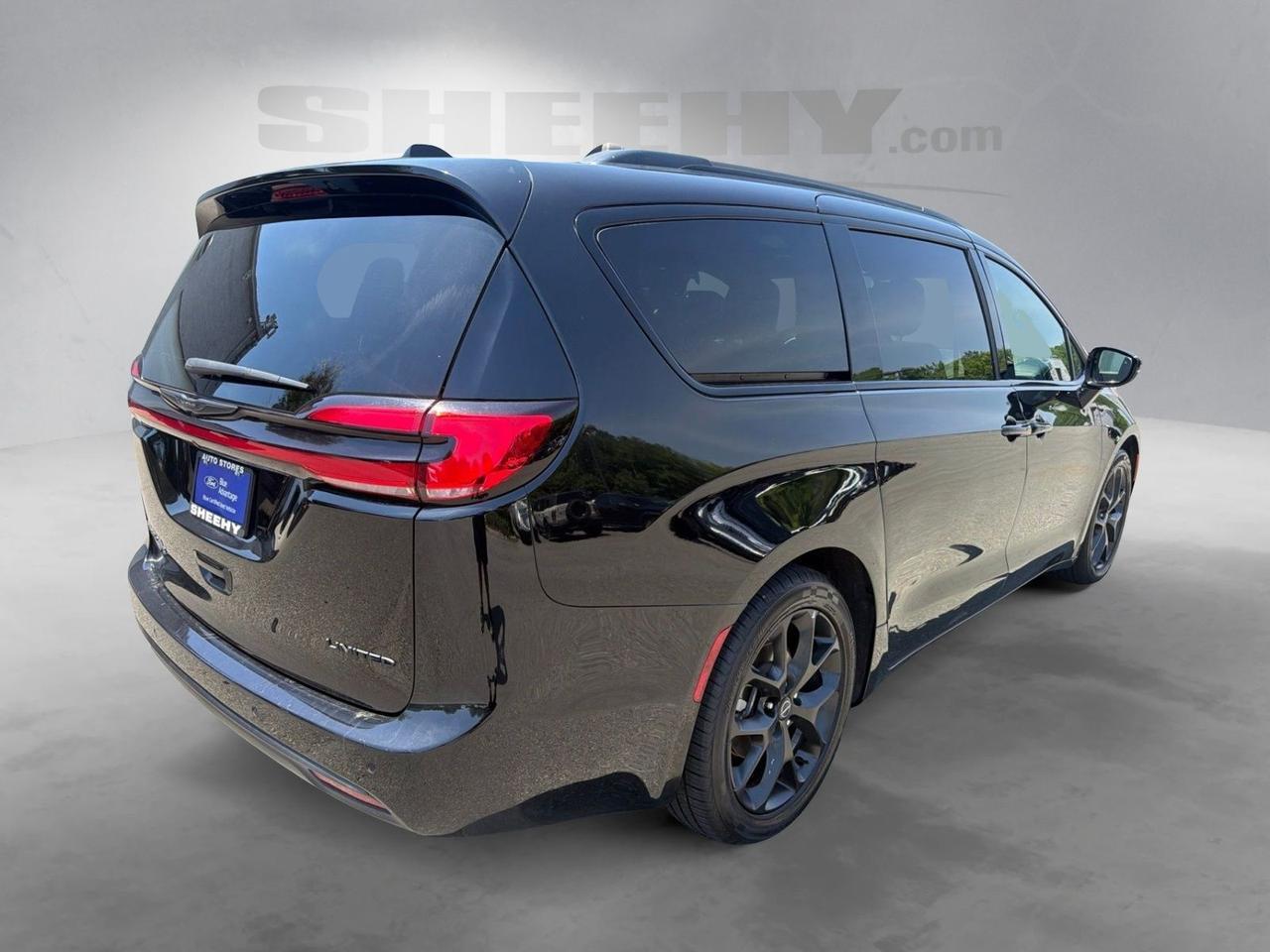 2025 Chrysler Pacifica Limited Ashland VA