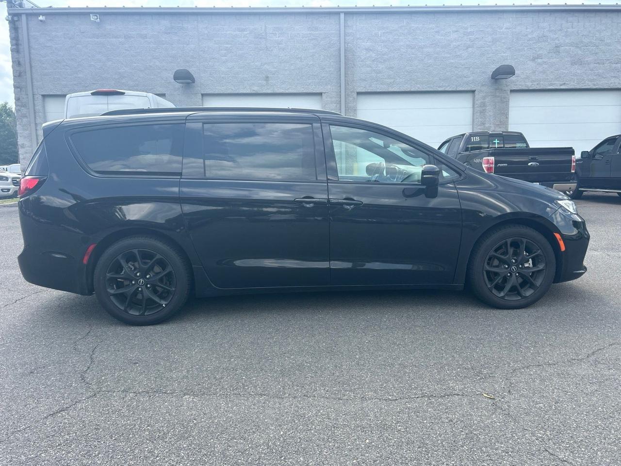 2025 Chrysler Pacifica Limited Ashland VA