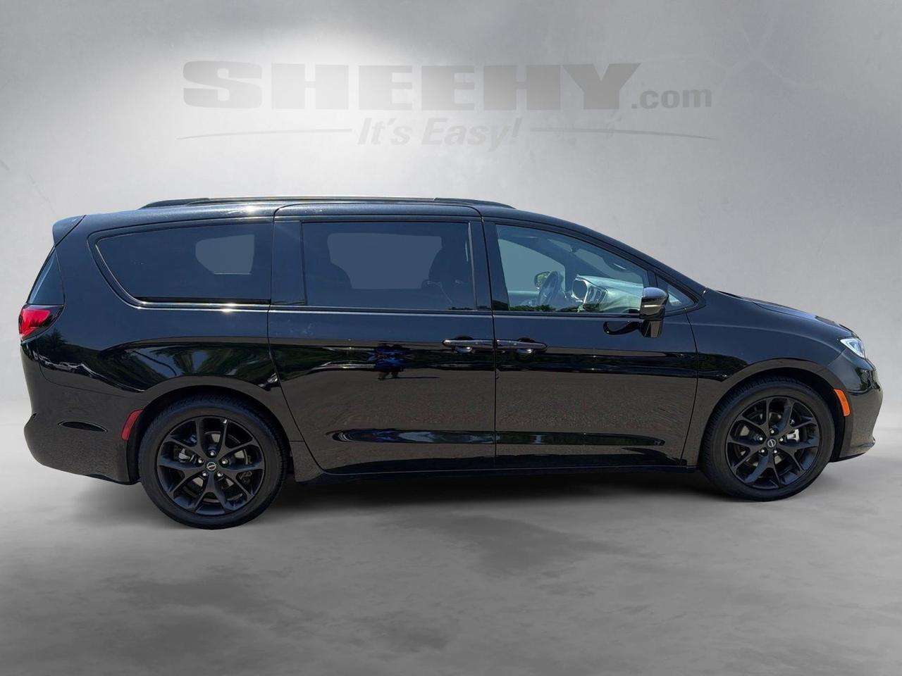 2025 Chrysler Pacifica Limited Ashland VA
